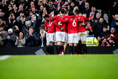 لاعبو مانشستر يونايتد يعترفون.. الراحة الطويلة هي سر تراجع مستوى الفريق